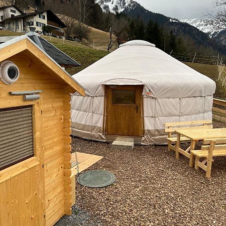 Jurte Beim Lama- & Alpakahof Triesenberg Hotel Exterior foto