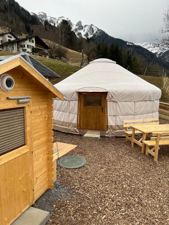 Jurte Beim Lama- & Alpakahof Triesenberg Hotel Exterior foto